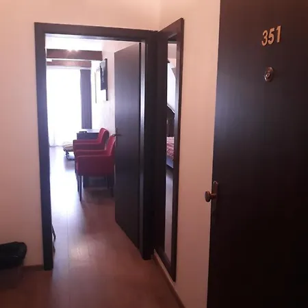 Отель Apartman Athos - *
