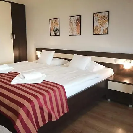 Apartman Athos - *